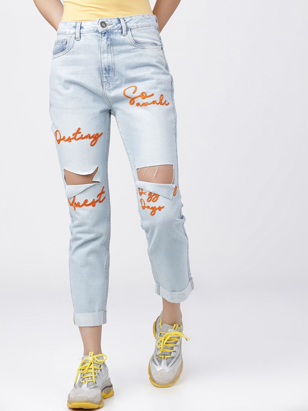 Tokyo Talkies Women Blue Boyfriend Fit Mid-Rise Mildly Distressed Jeans Price in India