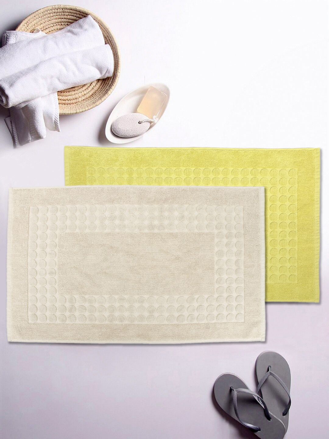 AVI Living Yellow & Beige Set of 2 Patterned 800 GSM Rectangular Bath Rugs Price in India