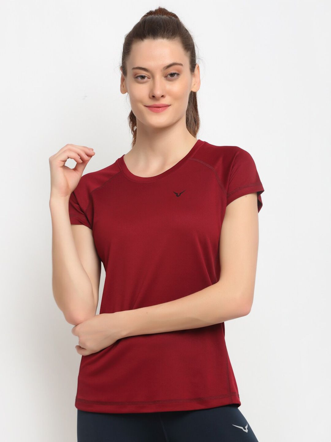 Invincible Women Maroon Solid Round Neck T-shirt