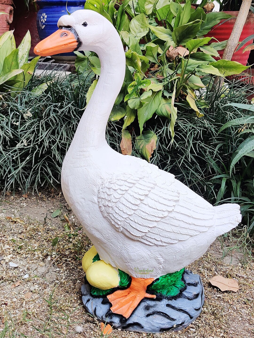 Wonderland White Big Goose With Eggs Statue For Garden Price in India