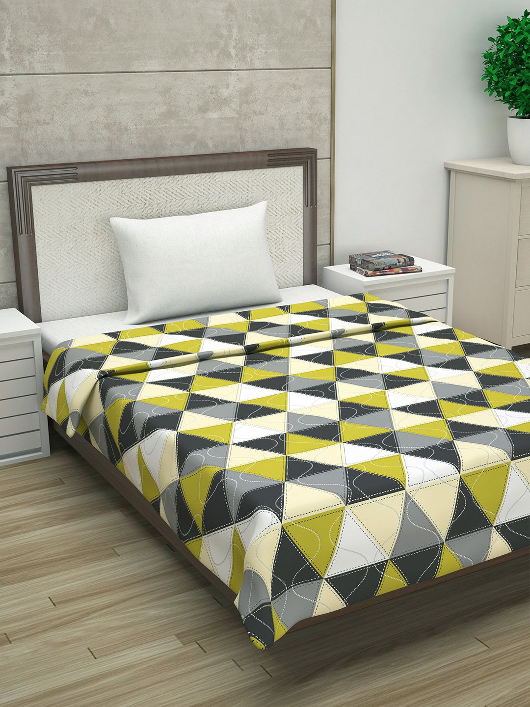 Divine Casa Green & Grey Geometric Heavy Winter 110 GSM Single Bed Comforter Price in India