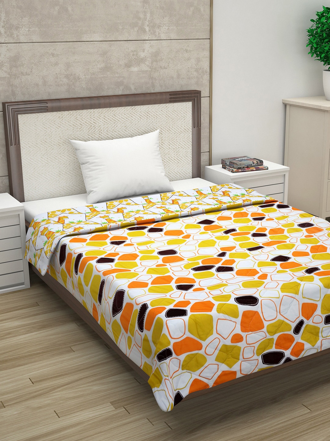 Divine Casa Yellow & White Cartoon Characters AC Room 110 GSM Single Bed Comforter Price in India