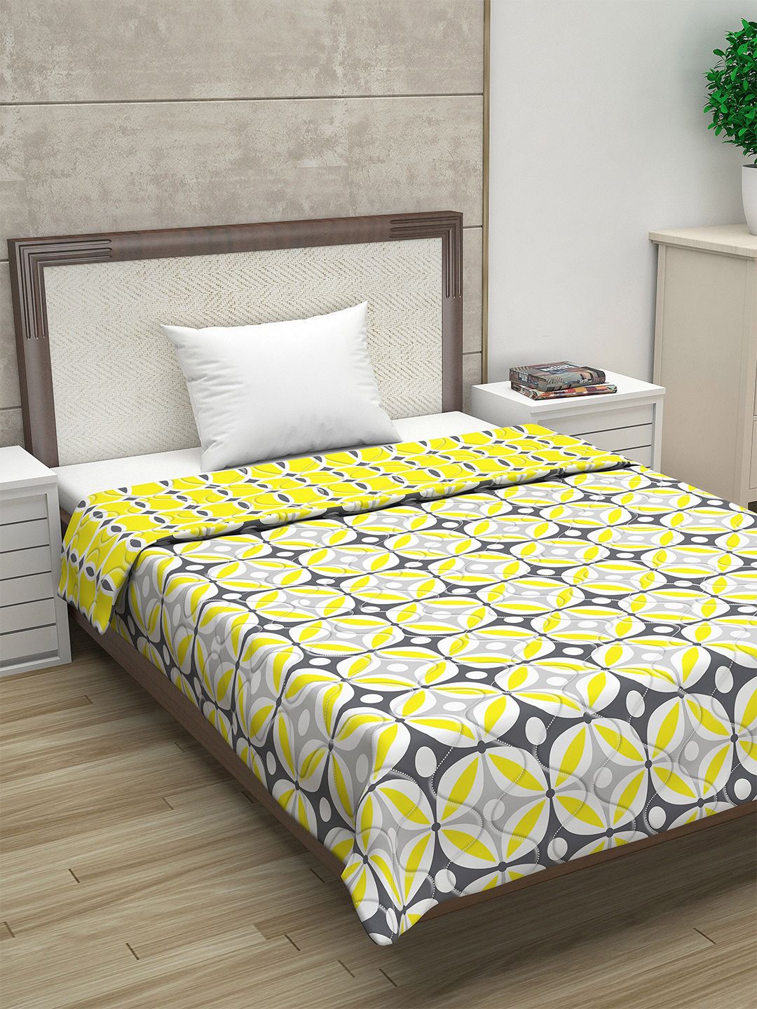 Divine Casa Grey & Yellow Geometric AC Room 110 GSM Single Bed Comforter Price in India