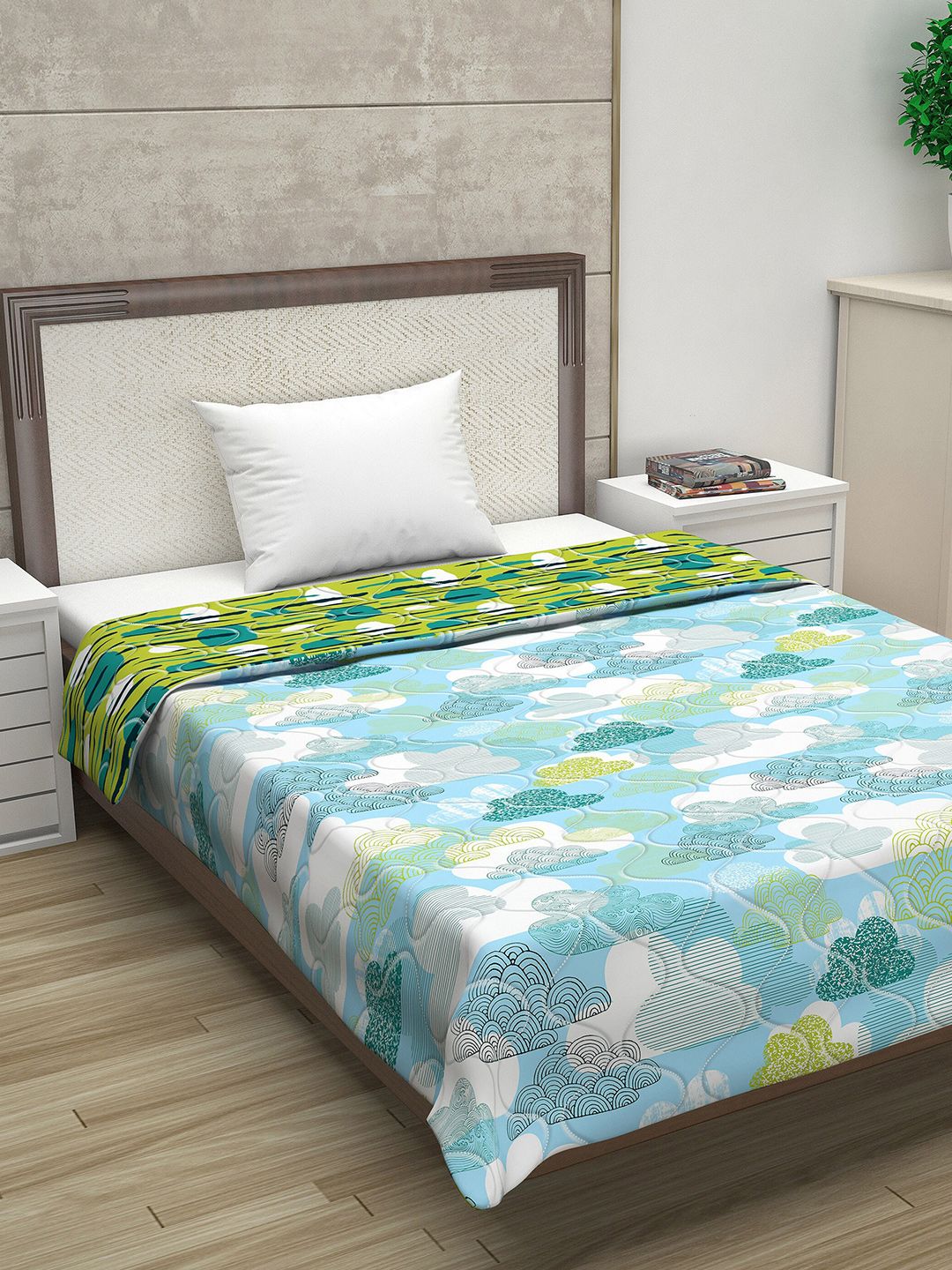 Divine Casa Turquoise Blue & Green AC Room 110 GSM Single Bed Comforter Price in India