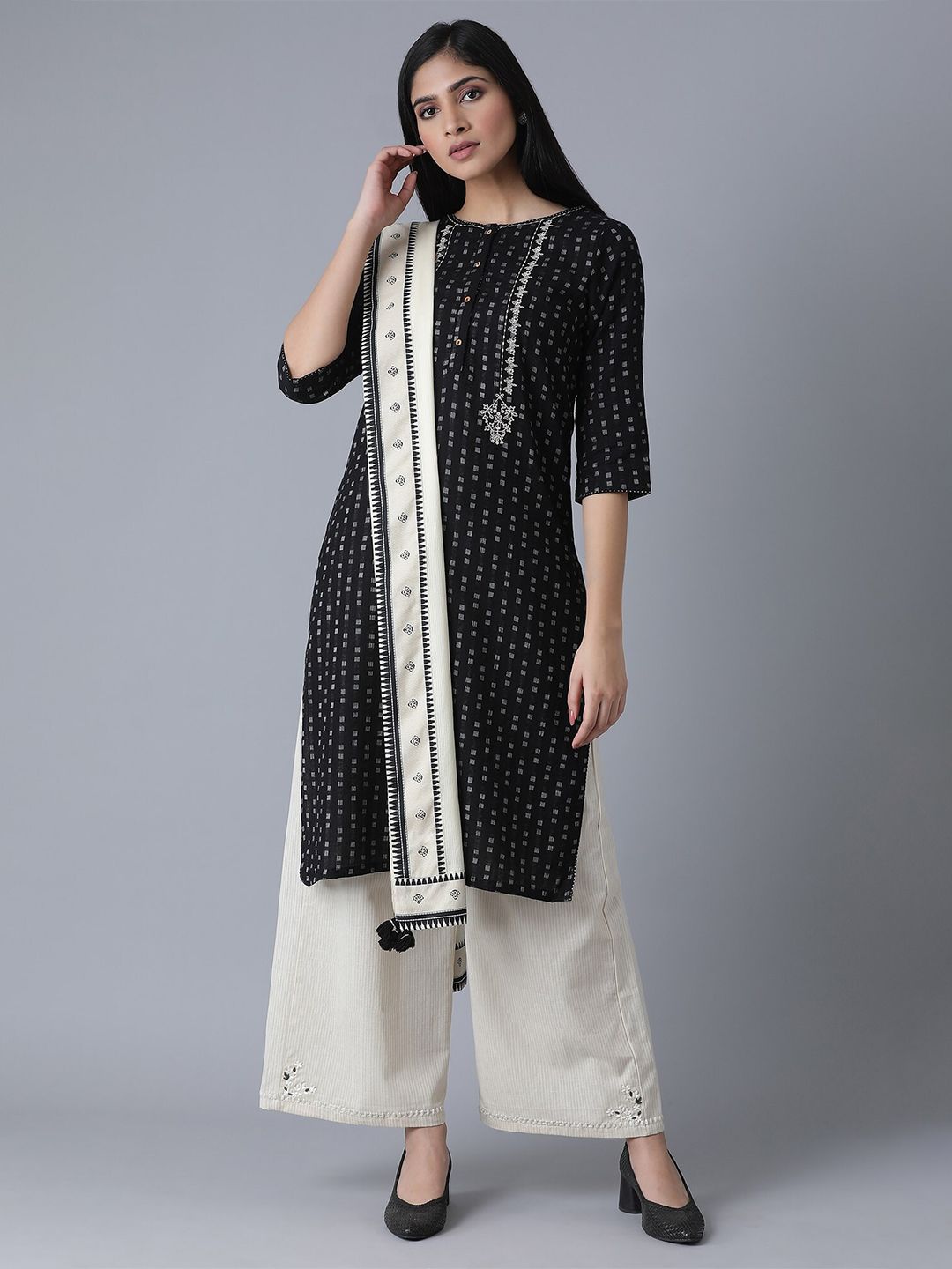 W White & Black Ethnic Motifs Embroidered Pure Cotton Dupatta with Thread Work Price in India