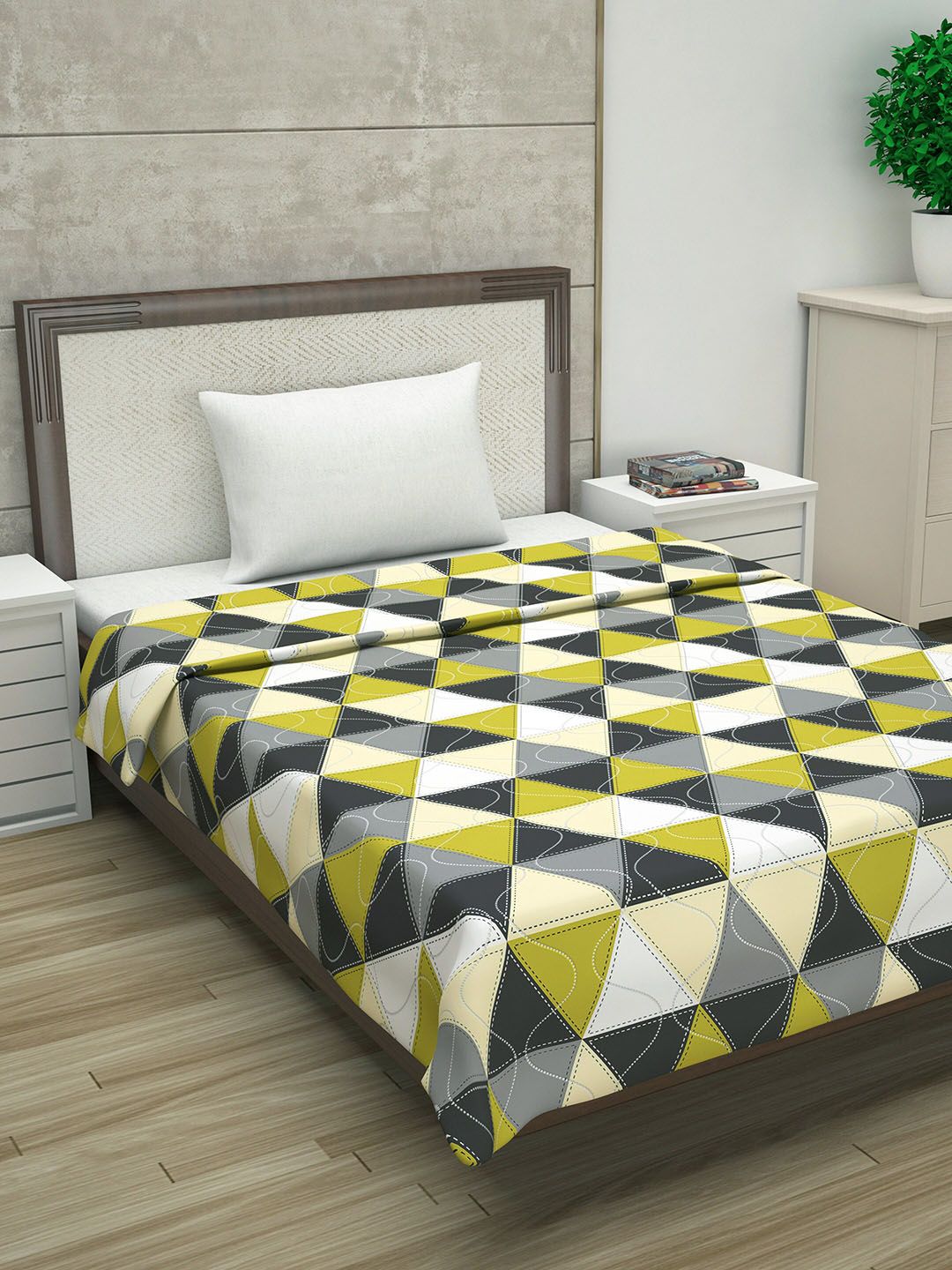 Divine Casa Grey & Fluorescent Green Geometric AC Room 110 GSM Single Bed Comforter Price in India