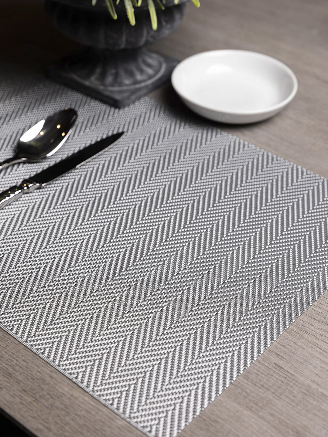 Pure Home and Living Set of 6 Silver-Toned Geometric Rectangular Table Placemats Price in India