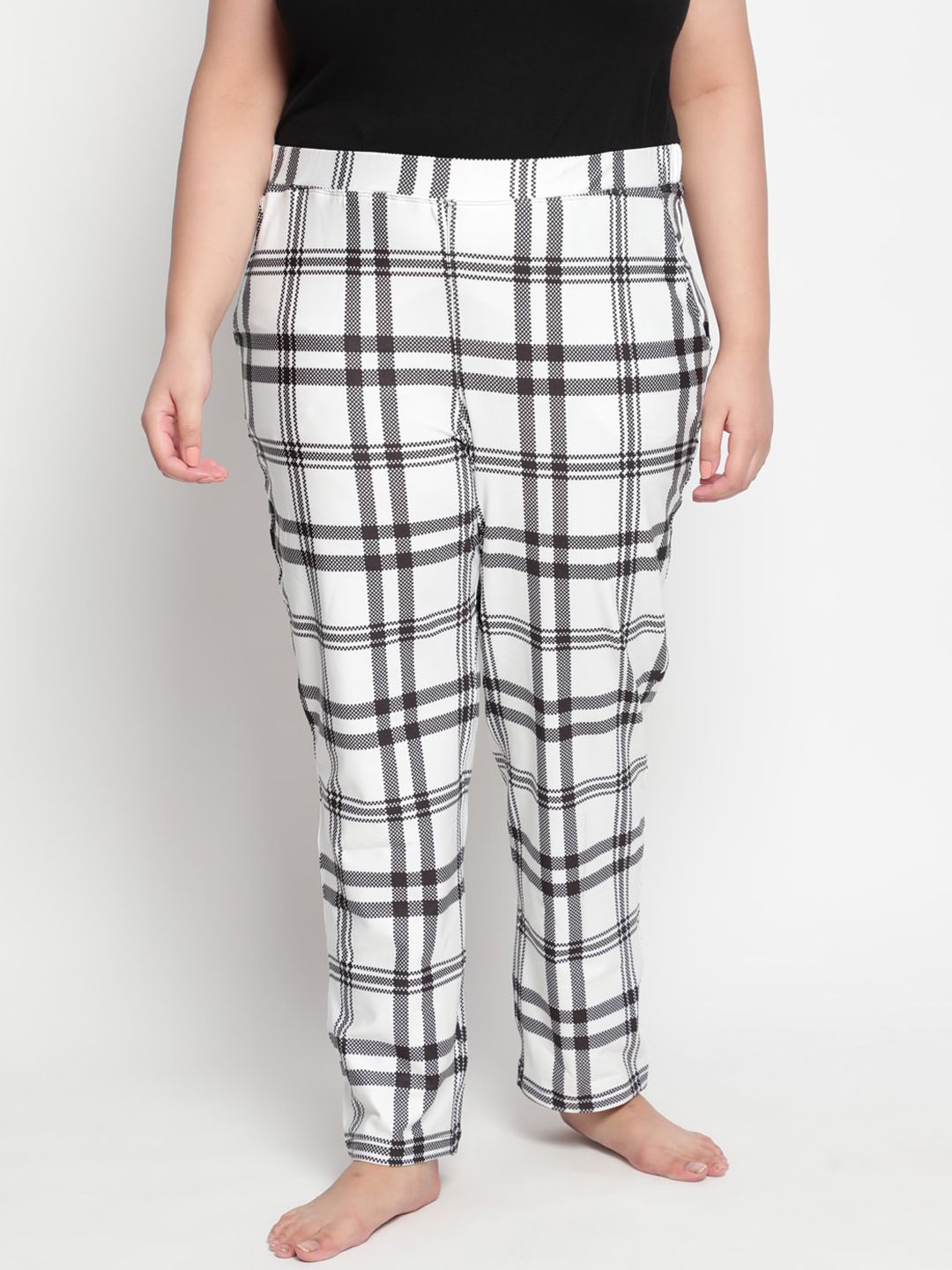 Amydus Women Plus Size Black & White Checked Straight-Fit Lounge Pants Price in India