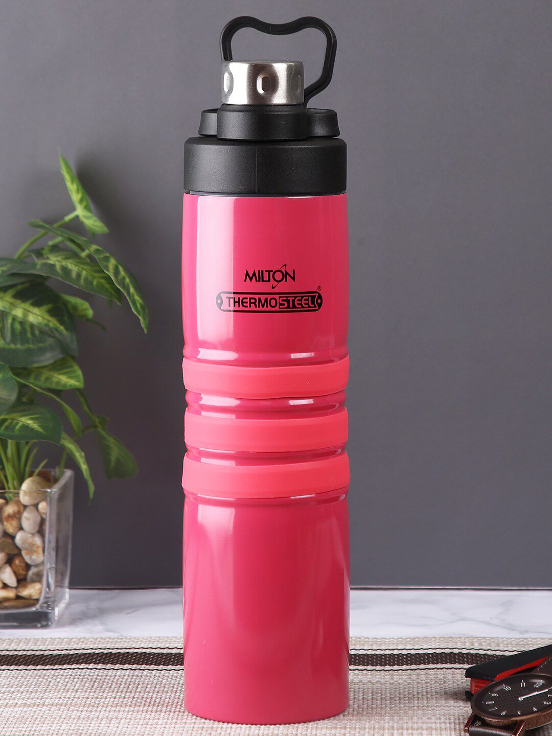 Milton Unisex Pink Solid Amigo-800 Thermosteel ot & Cold Vacuum Insulated Flask Price in India