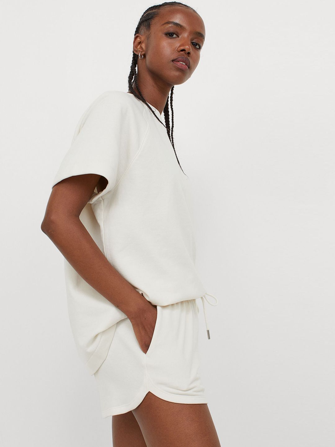 H&M Women White Sweatshirt Shorts