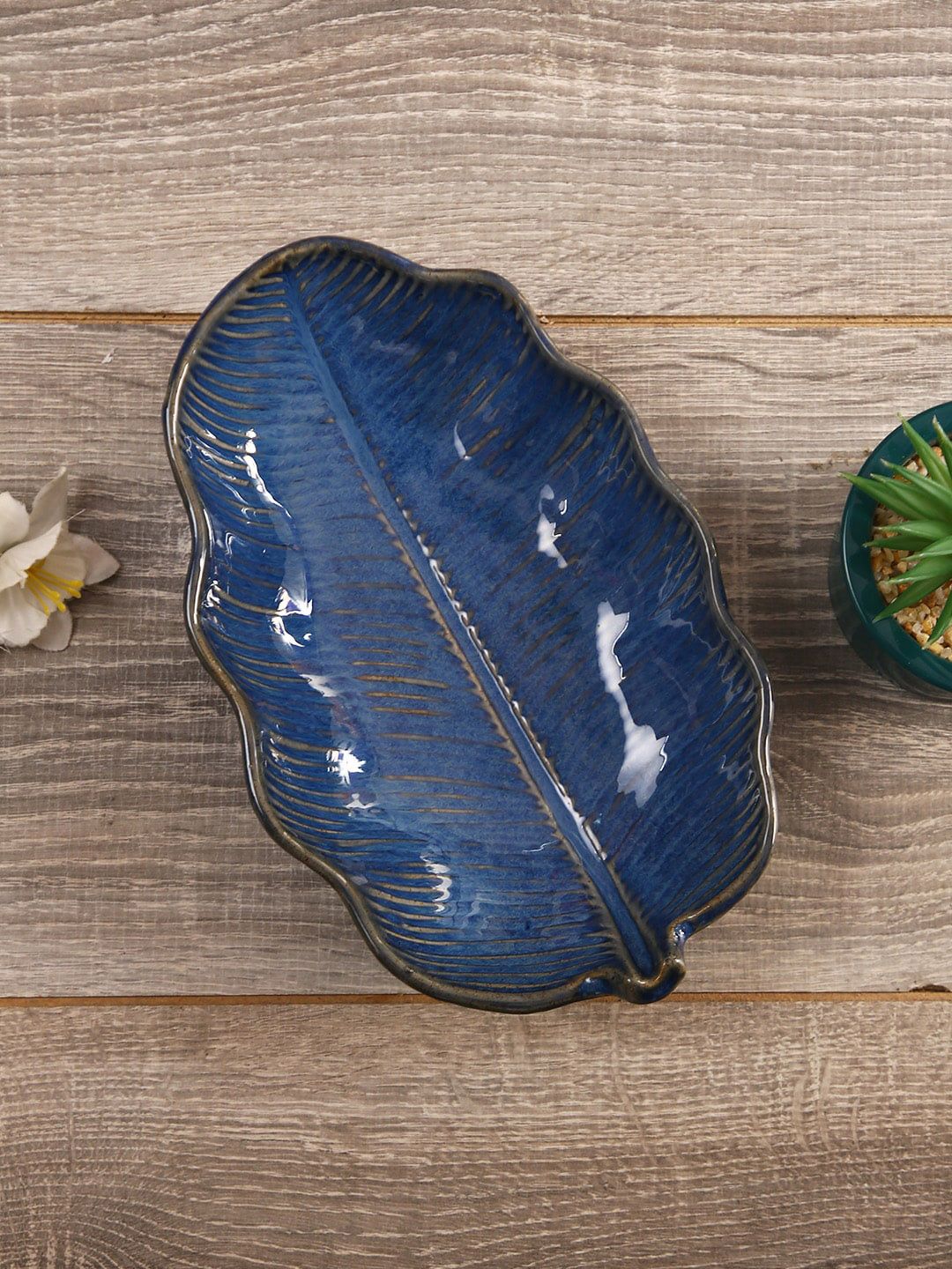 Aapno Rajasthan Blue Zig Zag Edged Leaf Ceramic Platter Serveware Price in India