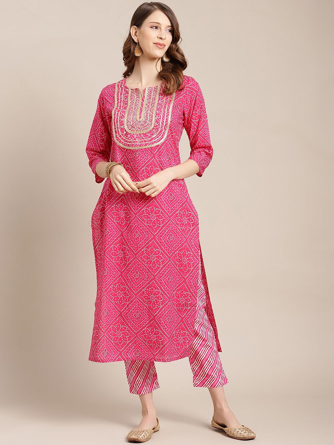 Varanga Women Fuchsia Ethnic Motifs Printed Kurta with Trousers Price in India