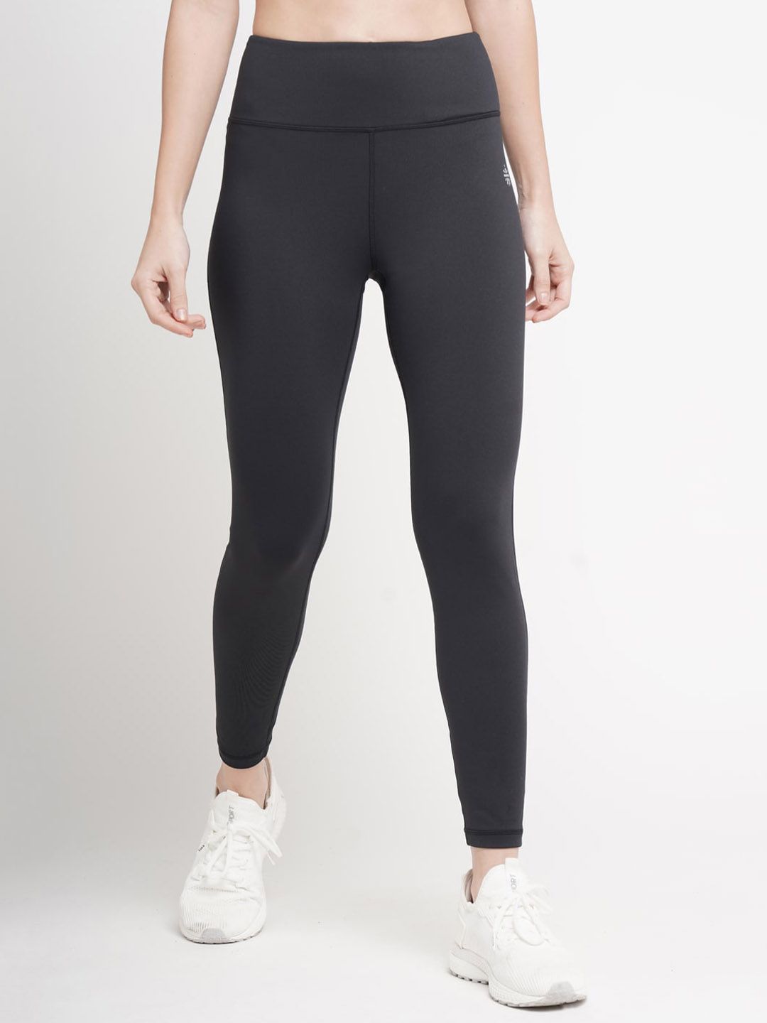 Cultsport Women Black Solid Sports Tights Price in India