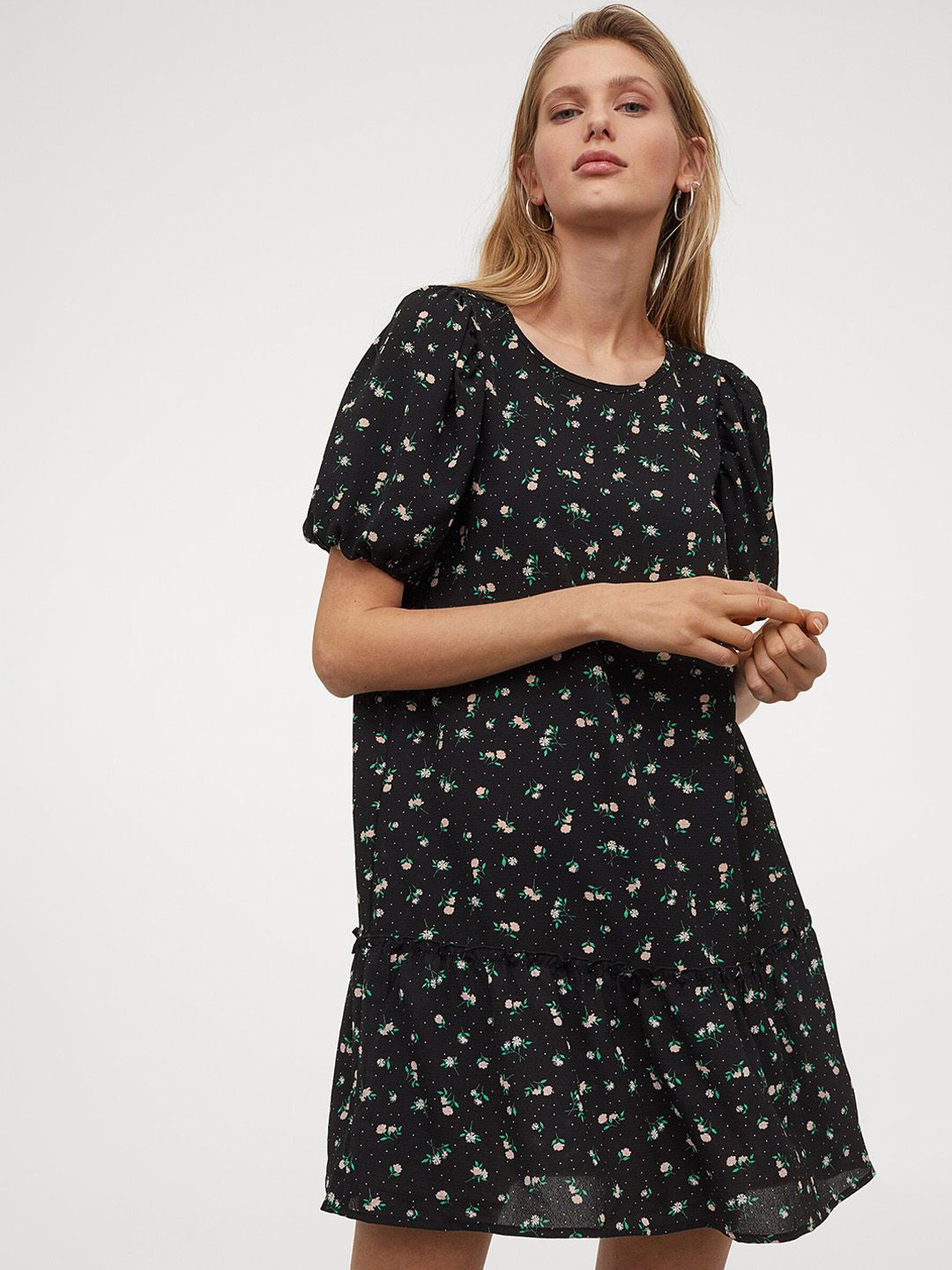 H&M Women Black & Peach Floral Puff-Sleeved Dress