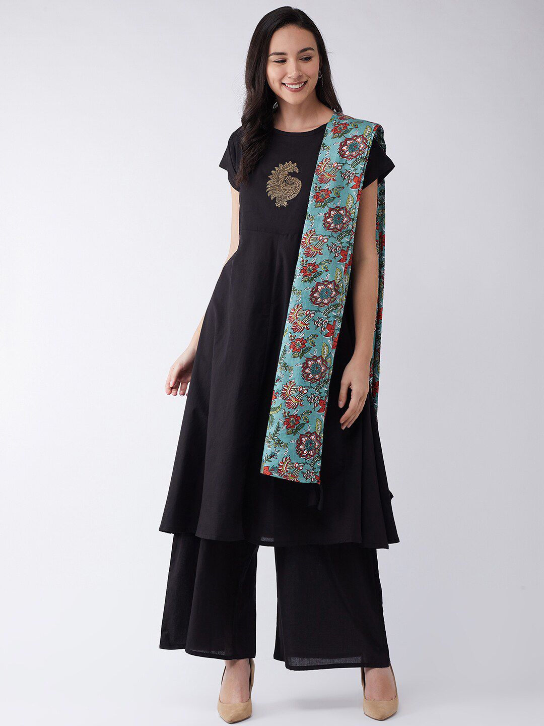 InWeave Blue & Red Printed Pure Cotton Dupatta deal from myntra