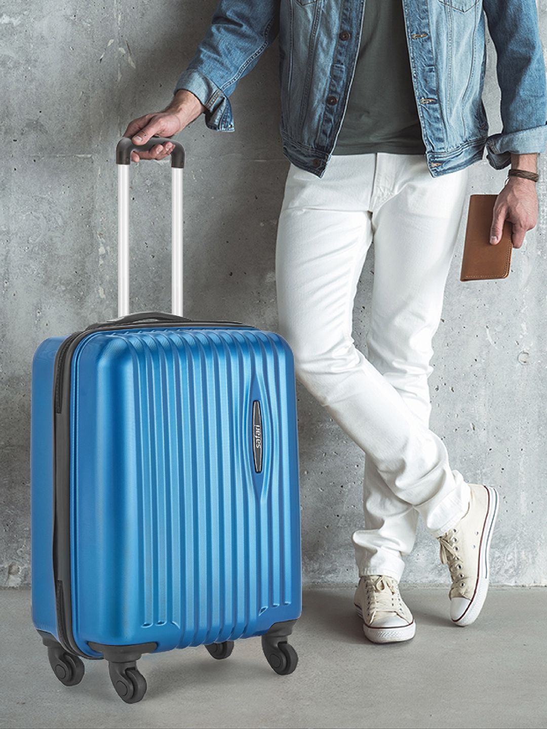 Safari Unisex Blue Textured Soft 4 Wheels 360-Degree Rotation Hard Cabin Trolley Bag