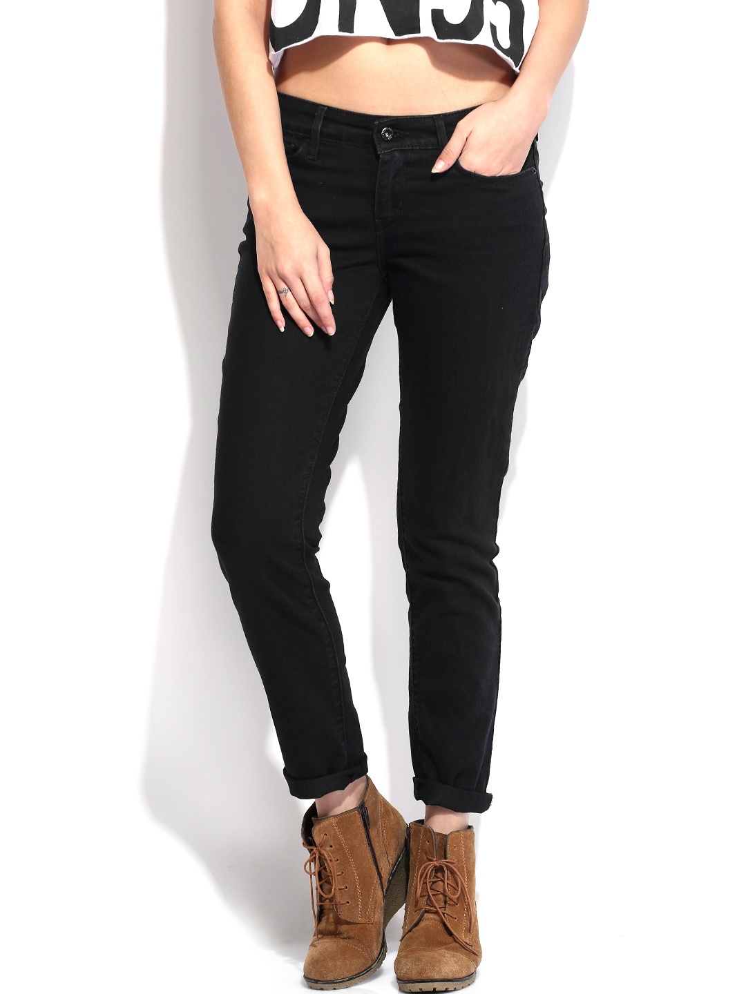 levi women's black jeans