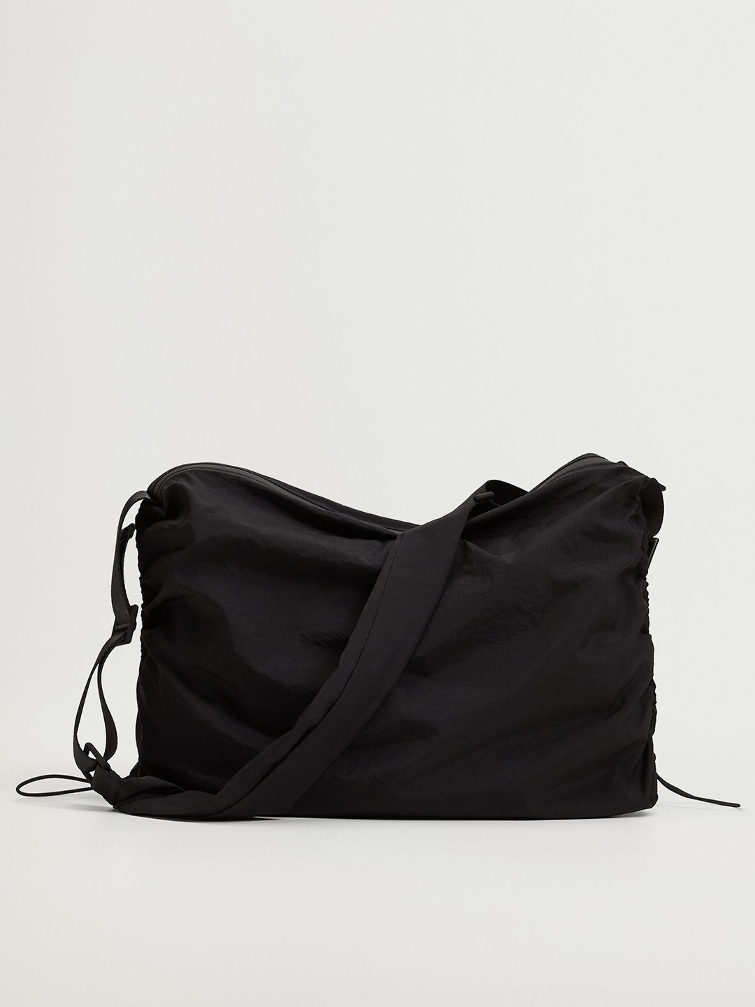 Accessories Duffel Bag | MANGO Women Black Solid Sports Duffel Bag - LU89879