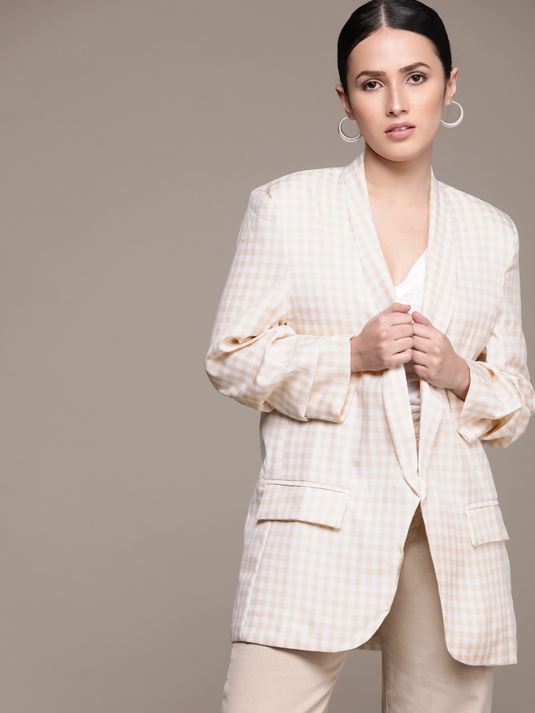 Clothing Blazers | URBANIC Women Beige & White Checked Front-Open Blazer - KV45026