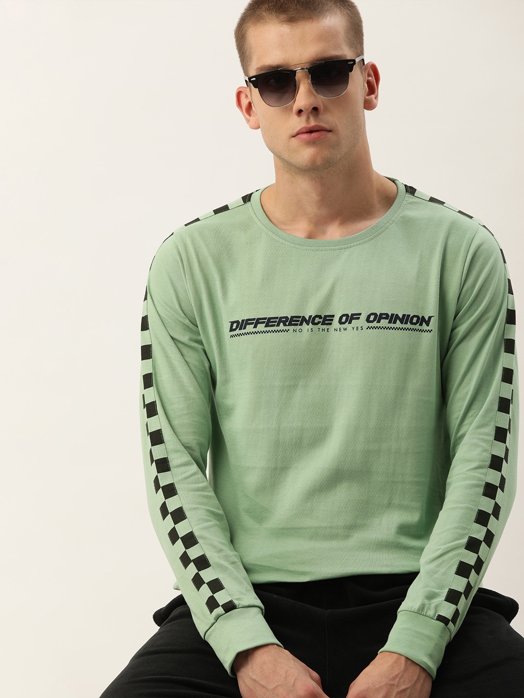 Difference of Opinion Men Green Solid Round Neck Pure Cotton T-shirt With Printed Detailing
Difference of Opinion Men Green Solid Round Neck Pure Cotton T-shirt With Printed Detailing