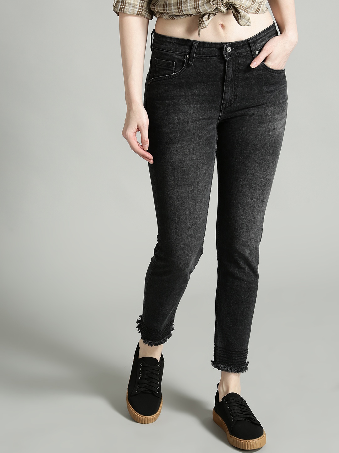 The Roadster Lifestyle Co Women Black Skinny Fit High-Rise Stretchable Frayed Hem Jeans
The Roadster Lifestyle Co Women Black Skinny Fit High-Rise Stretchable Frayed Hem Jeans
