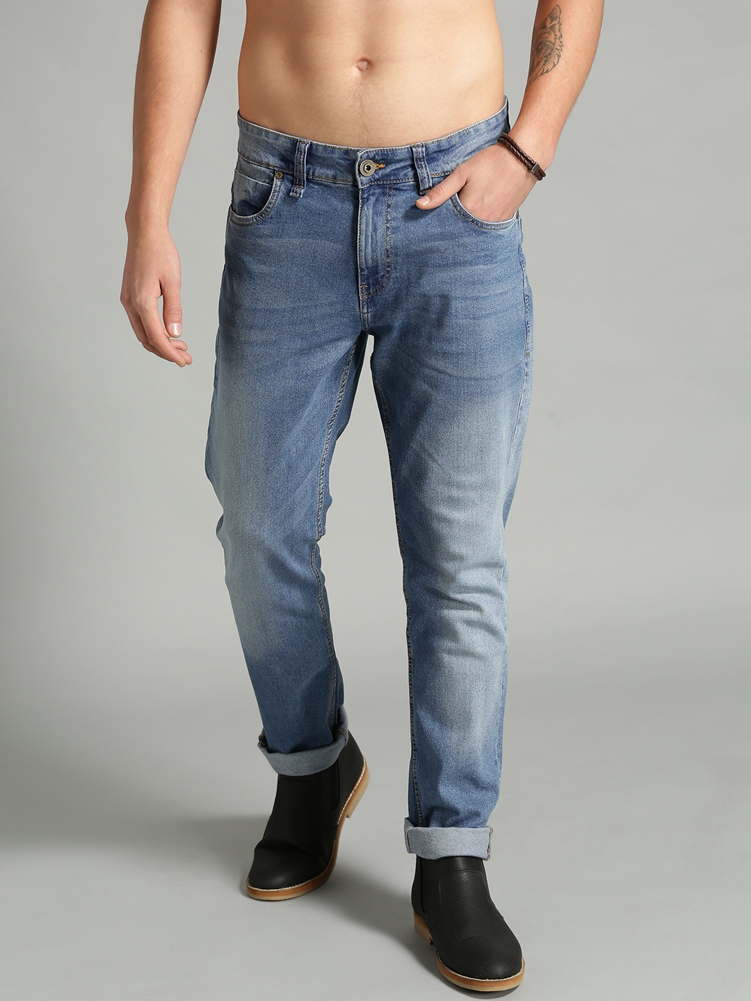 The Roadster Lifestyle Co Men Blue Regular Fit Mid-Rise Clean Look Stretchable Jeans
The Roadster Lifestyle Co Men Blue Regular Fit Mid-Rise Clean Look Stretchable Jeans