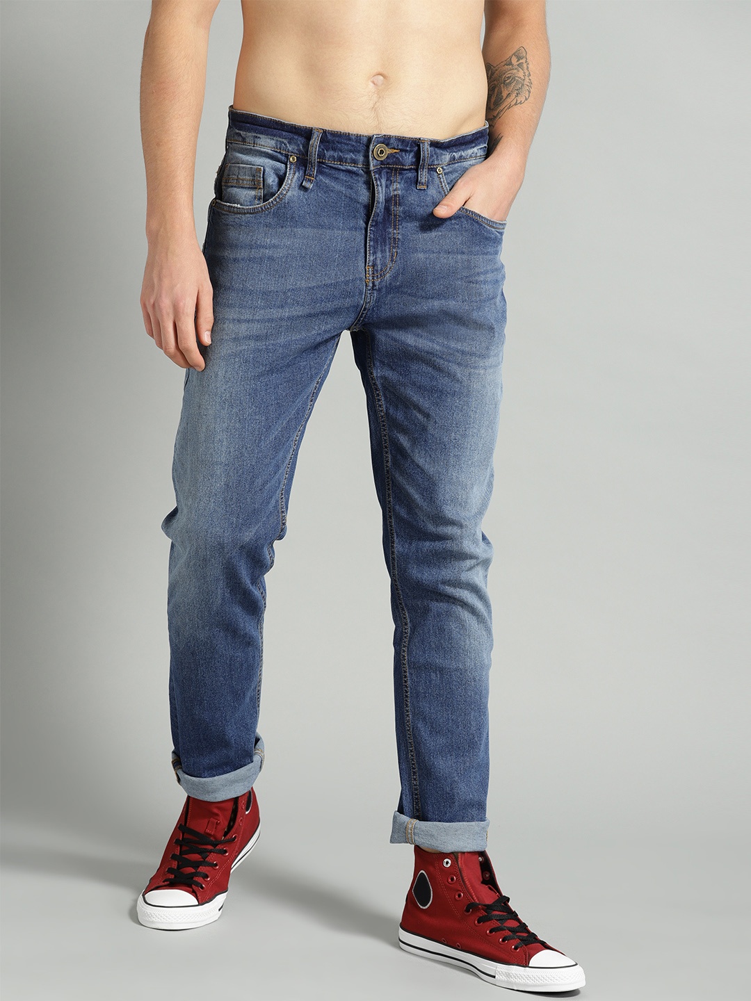 The Roadster Lifestyle Co Men Blue Slim Tapered Fit Mid-Rise Clean Look Stretchable Jeans
The Roadster Lifestyle Co Men Blue Slim Tapered Fit Mid-Rise Clean Look Stretchable Jeans