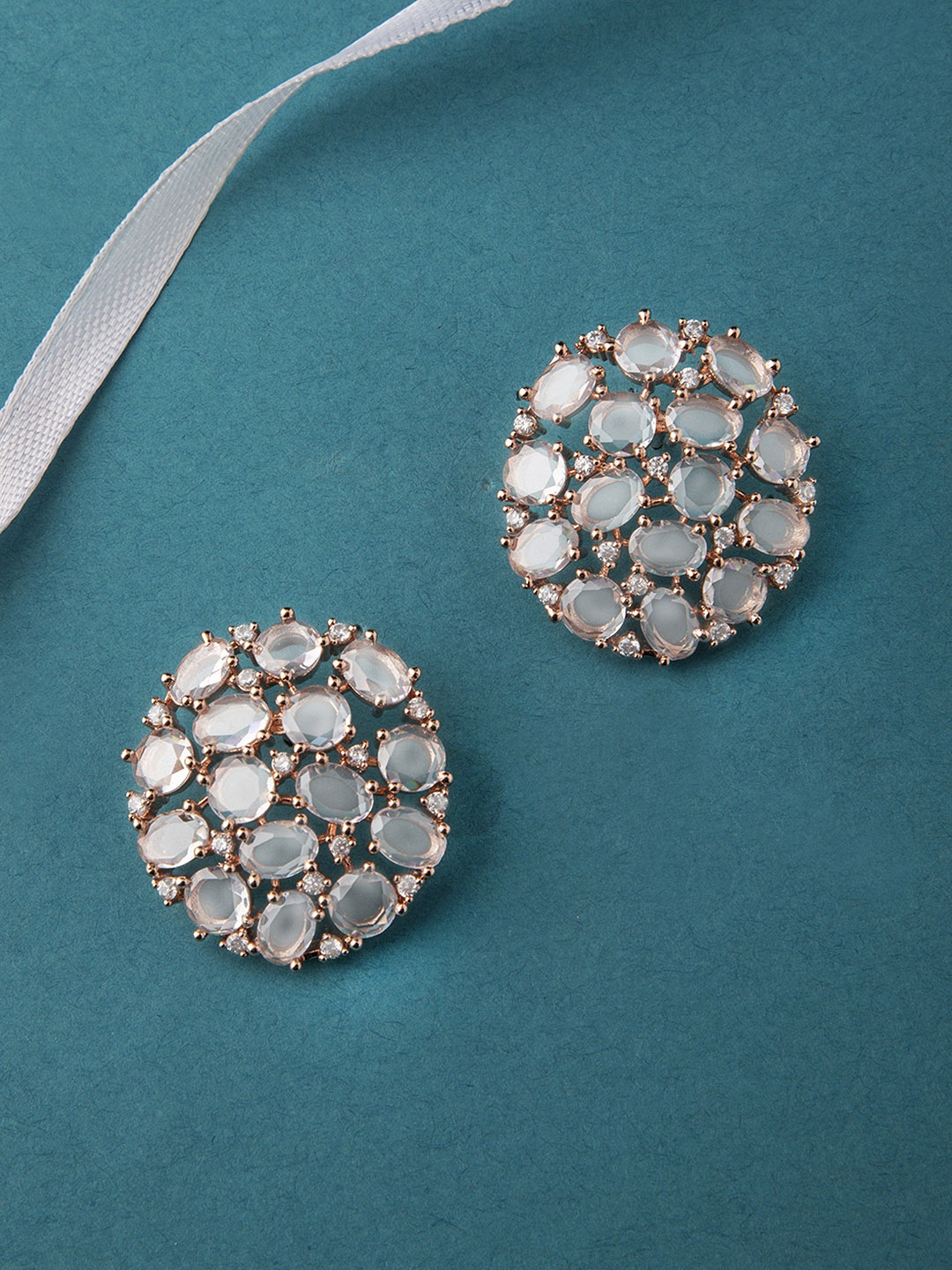 Rubans Gold-Toned & White Floral Studs