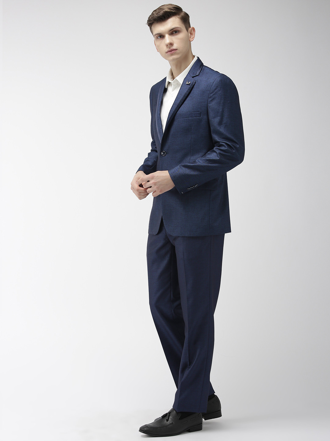 Raymond Men Blue Solid Contemporary Fit Formal Blazer
Raymond Men Blue Solid Contemporary Fit Formal Blazer