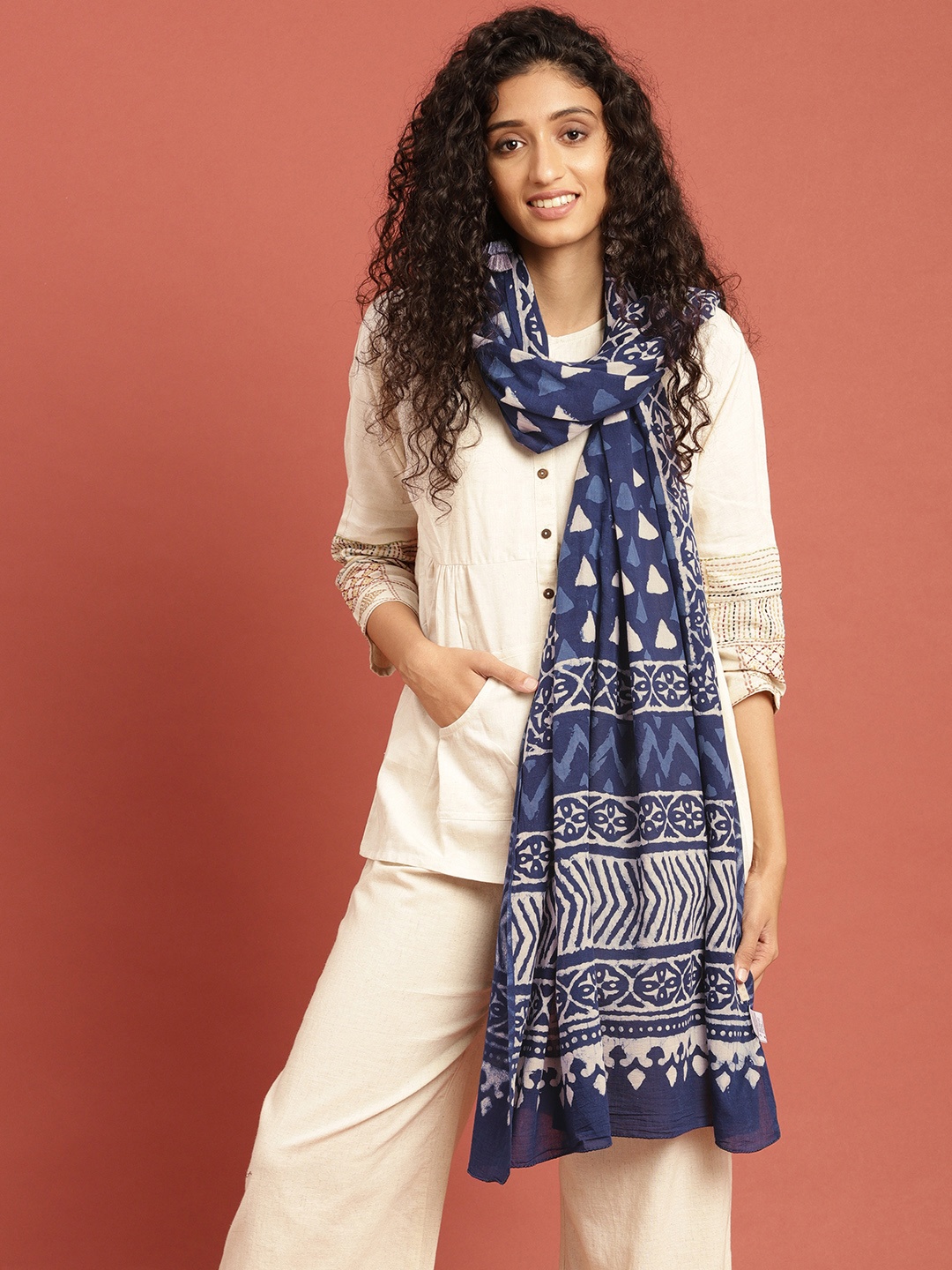 Taavi Women Indigo Hand Block Printed Sustainable Pure Cotton Dupatta, Navy blue
Taavi Women Indigo Hand Block Printed Sustainable Pure Cotton Dupatta, Navy blue