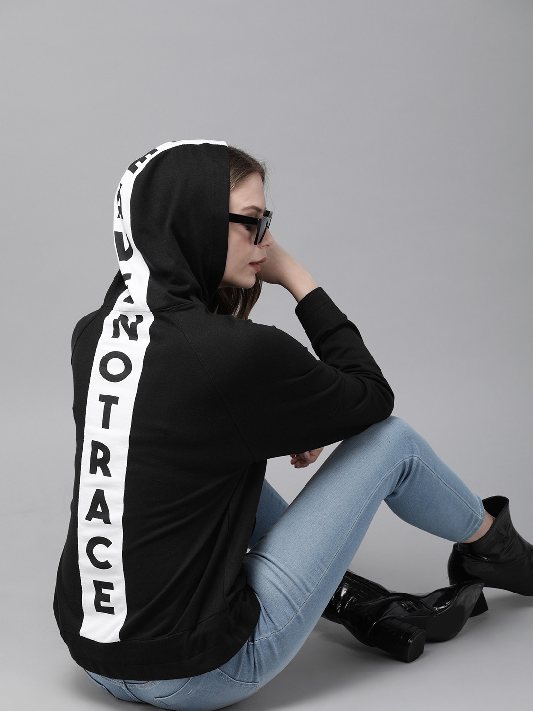 The Roadster Lifestyle Co Women Black Solid Hooded Sweatshirt
The Roadster Lifestyle Co Women Black Solid Hooded Sweatshirt