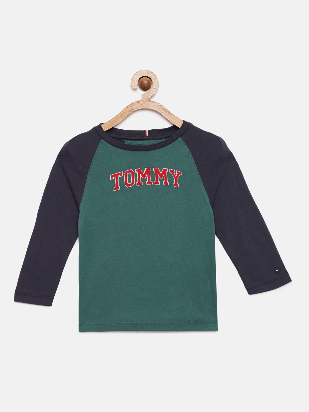 Tommy Hilfiger Boys Teal Green Blue Colourblocked Pure Cotton Applique Pure Cotton T-shirt
Tommy Hilfiger Boys Teal Green Blue Colourblocked Pure Cotton Applique Pure Cotton T-shirt