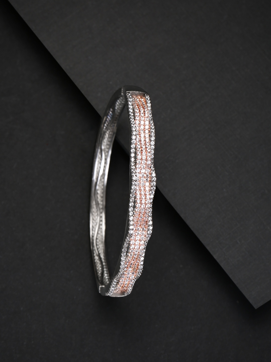 PRITA BY PRIYAASI Gunmetal-Toned & Rose Gold-Toned Silver-Plated AD-Studded Bangle Style Bracelet, Metallic
PRITA BY PRIYAASI Gunmetal-Toned & Rose Gold-Toned Silver-Plated AD-Studded Bangle Style Bracelet, Metallic