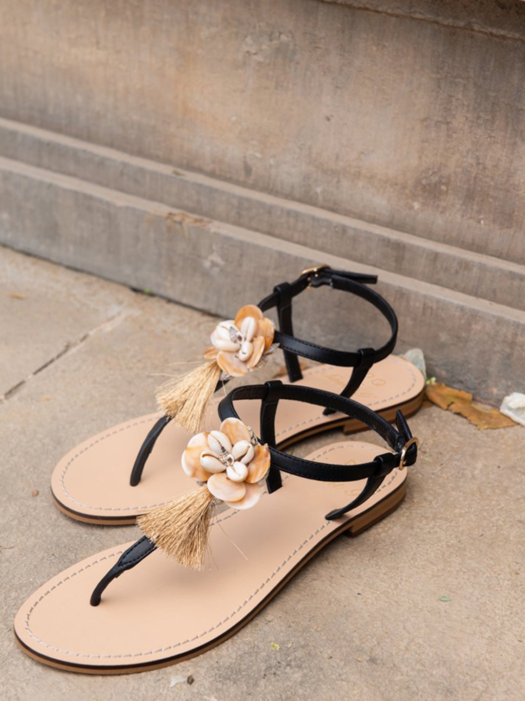 Saint G Women Black Solid Leather Seashell Detail T-Strap Flats