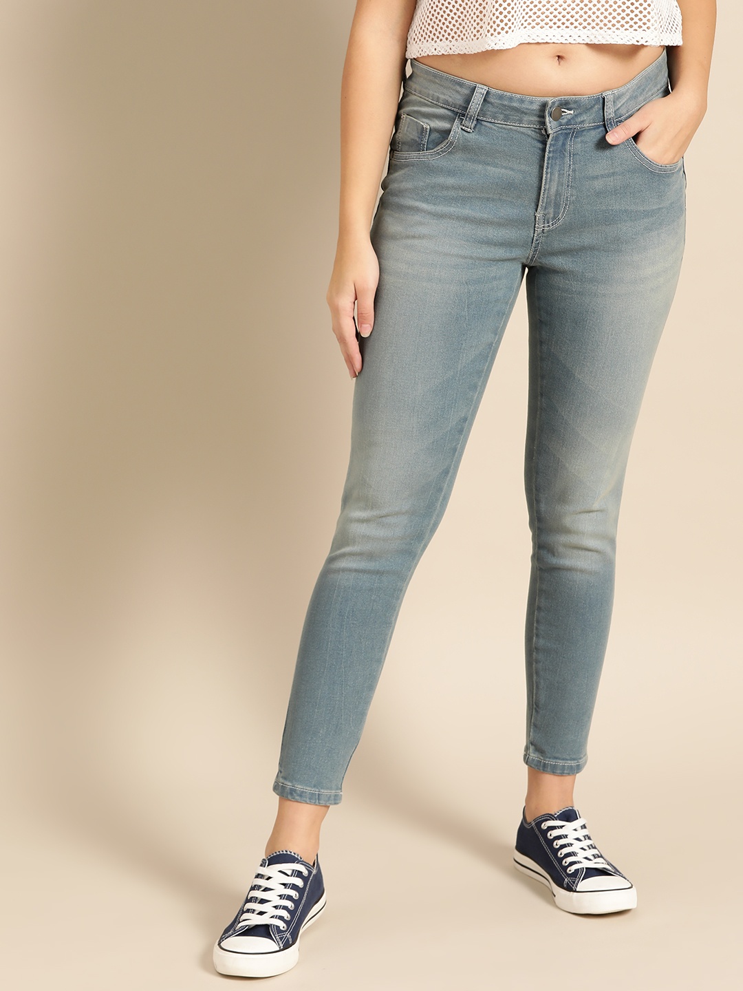 DressBerry Women Blue Skinny Fit Mid-Rise Clean Look Stretchable Ankle Length Jeans
DressBerry Women Blue Skinny Fit Mid-Rise Clean Look Stretchable Ankle Length Jeans