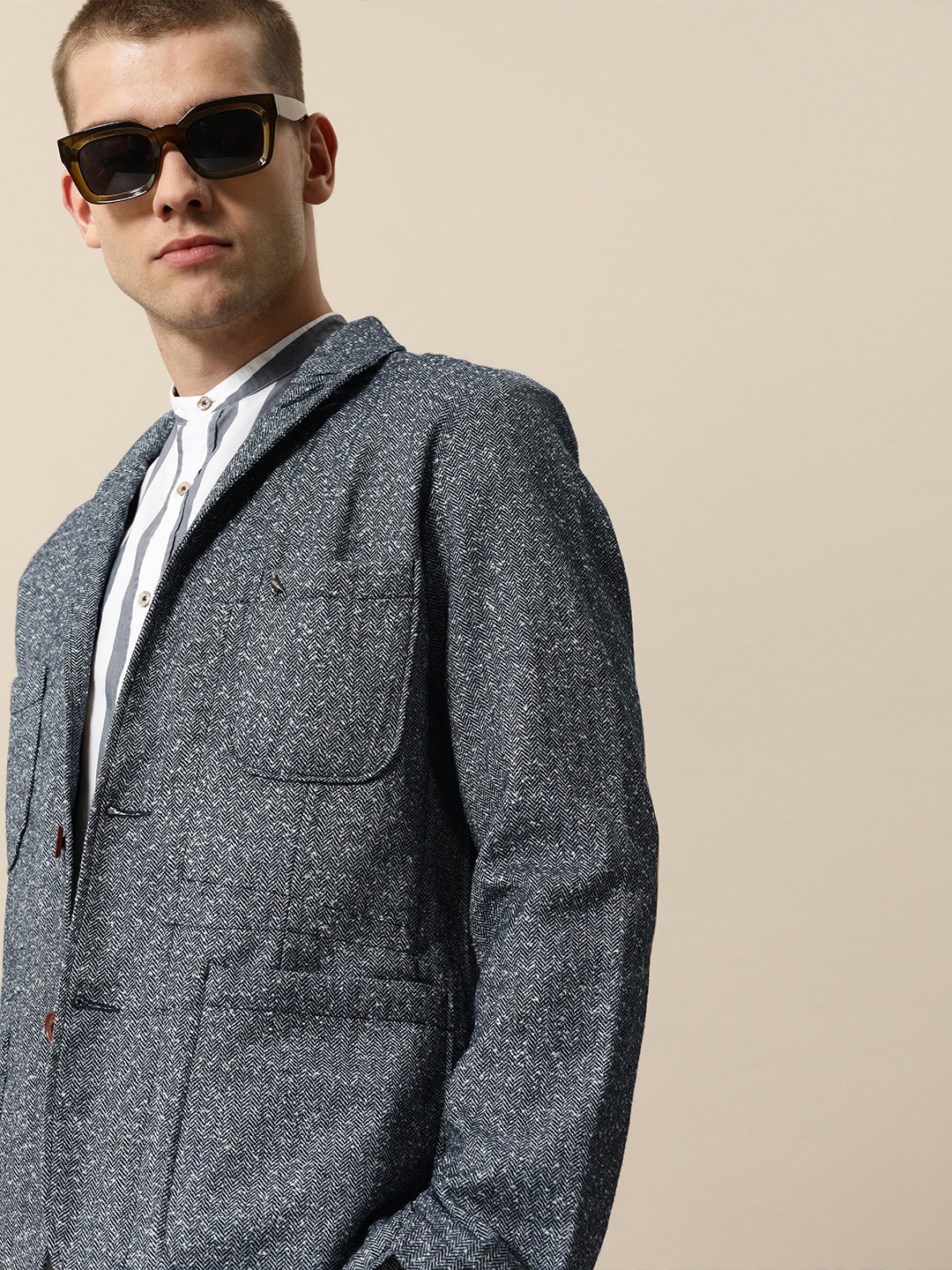 Mr Bowerbird Men Navy Blue & White Self Design Tailored Smart Casual Herringbone Blazer
Mr Bowerbird Men Navy Blue & White Self Design Tailored Smart Casual Herringbone Blazer