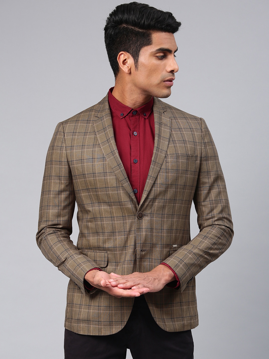 Van Heusen Sport Men Olive Green & Brown Checked Slim-Fit Single-Breasted Casual Blazer
Van Heusen Sport Men Olive Green & Brown Checked Slim-Fit Single-Breasted Casual Blazer