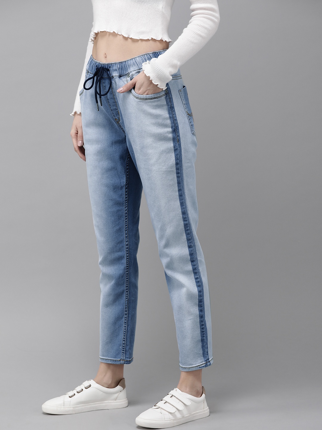 The Roadster Lifestyle Co Women Blue Slim Jogger Fit Mid-Rise Clean Look Stretchable Jeans
The Roadster Lifestyle Co Women Blue Slim Jogger Fit Mid-Rise Clean Look Stretchable Jeans
