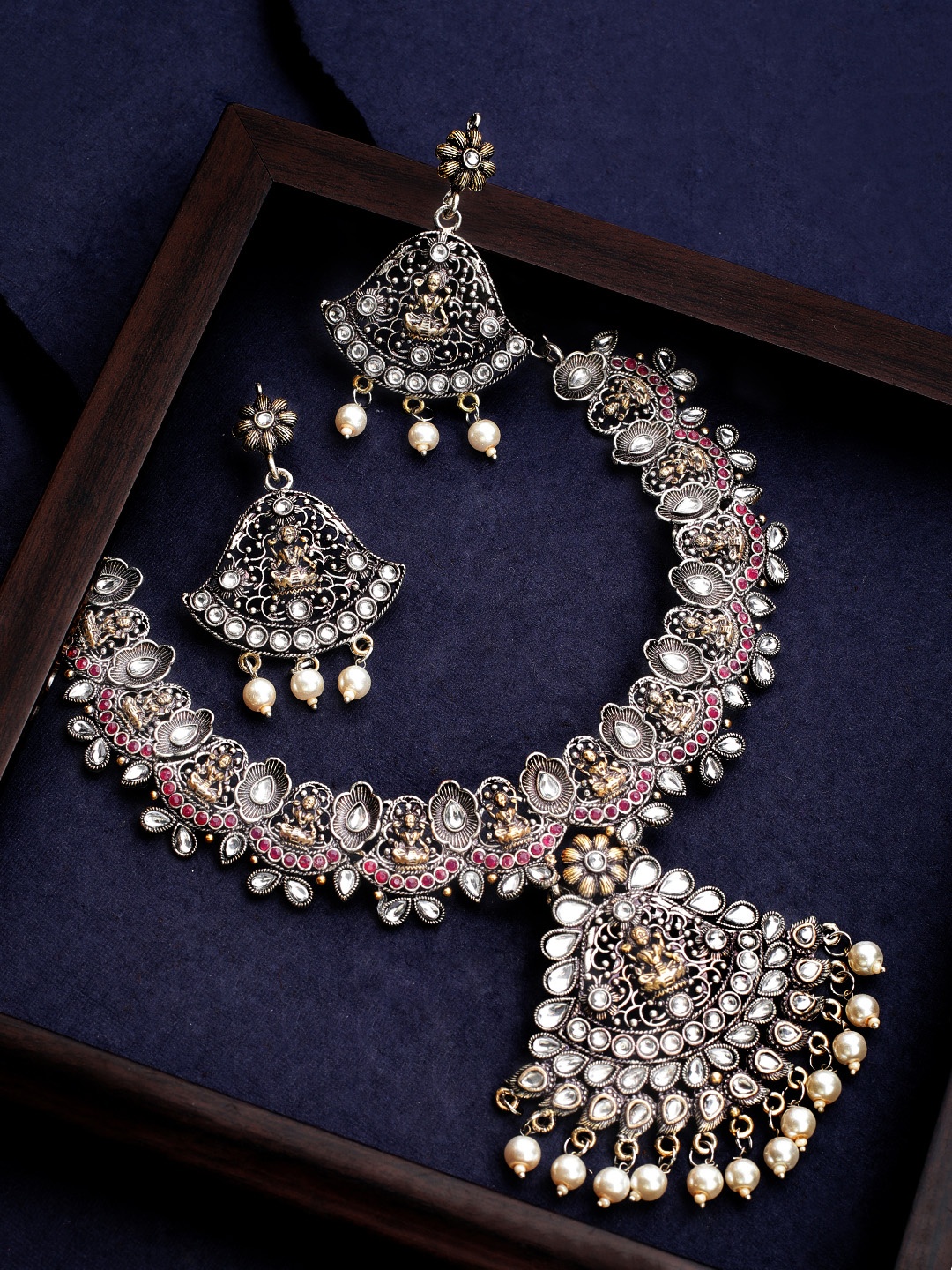 Rubans Women Silver-Plated & Gold-Toned Artificial Stone Studded Handcrafted Jewellery Set
Rubans Women Silver-Plated & Gold-Toned Artificial Stone Studded Handcrafted Jewellery Set