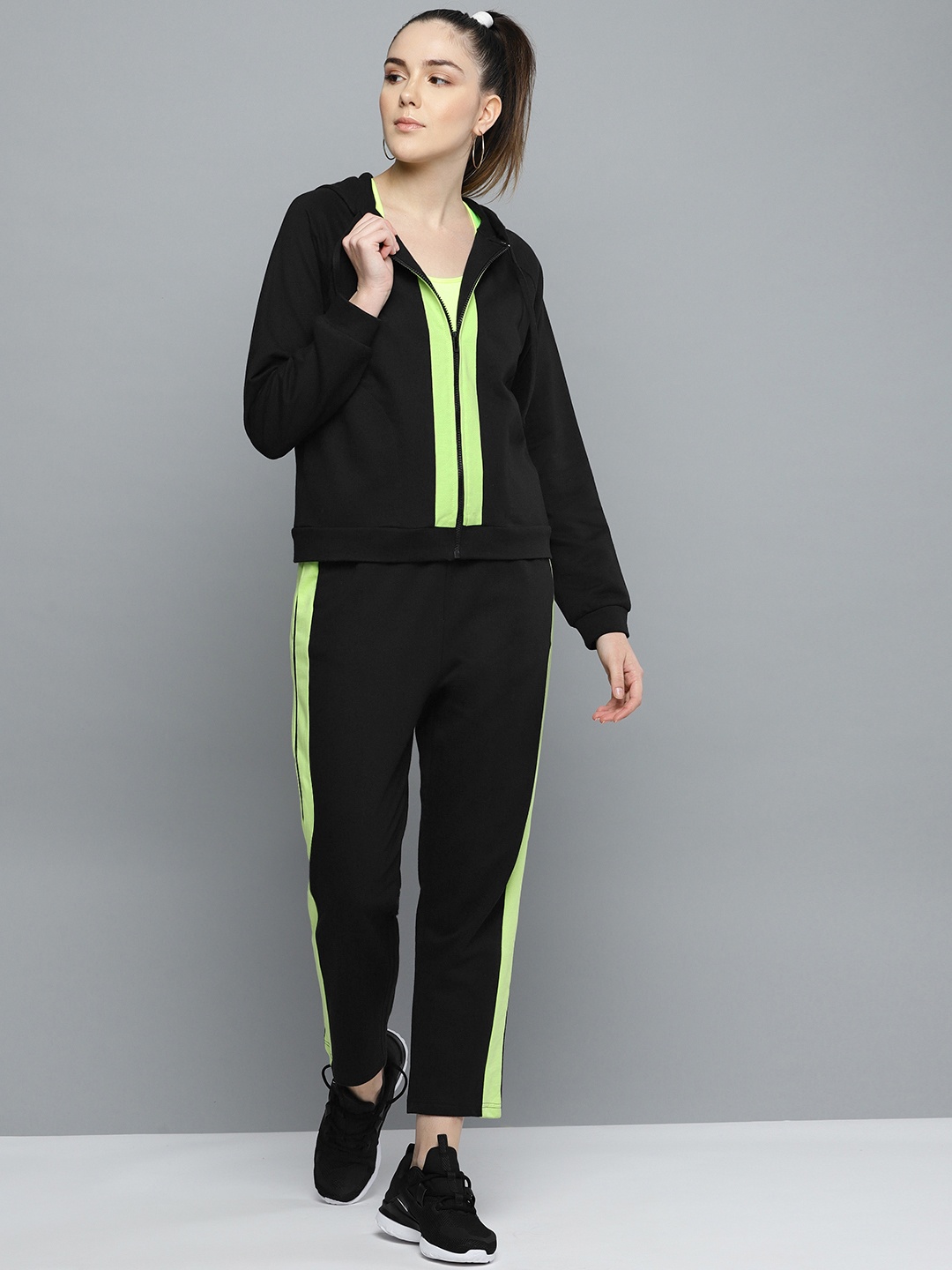 Besiva Women Black Solid Track Suit