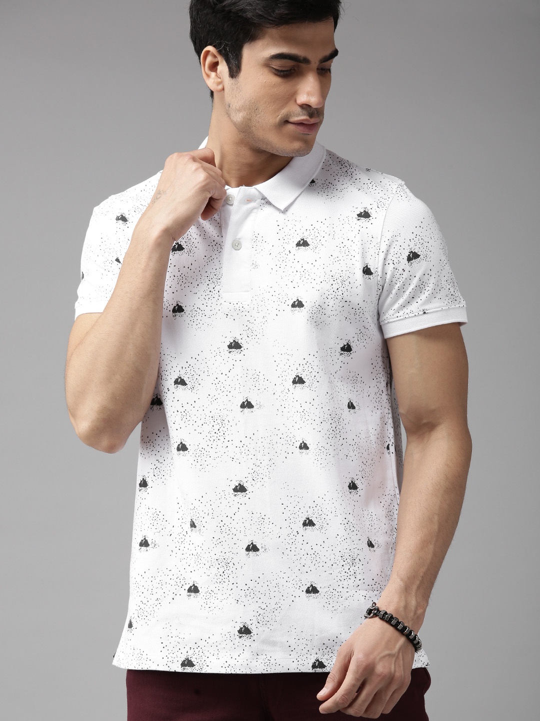 The Roadster Lifestyle Co Men White & Charcoal Grey All Over Printed Polo Collar T-shirt
The Roadster Lifestyle Co Men White & Charcoal Grey All Over Printed Polo Collar T-shirt