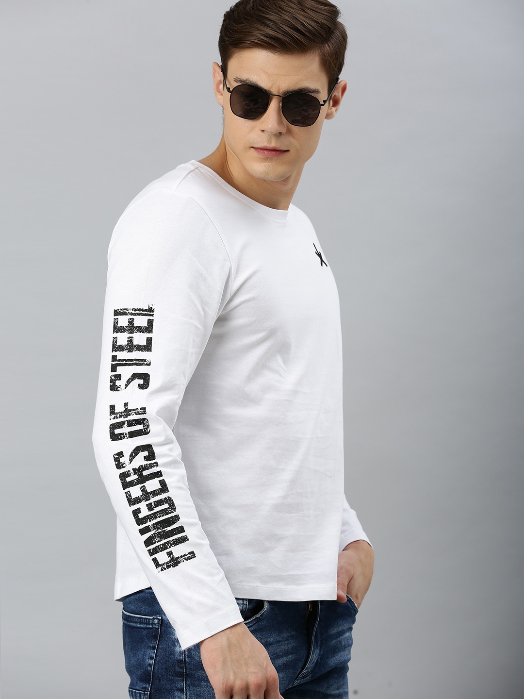 The Roadster Lifestyle Co Men White Solid Round Neck Pure Cotton T-shirt With Printed Sleeves
The Roadster Lifestyle Co Men White Solid Round Neck Pure Cotton T-shirt With Printed Sleeves