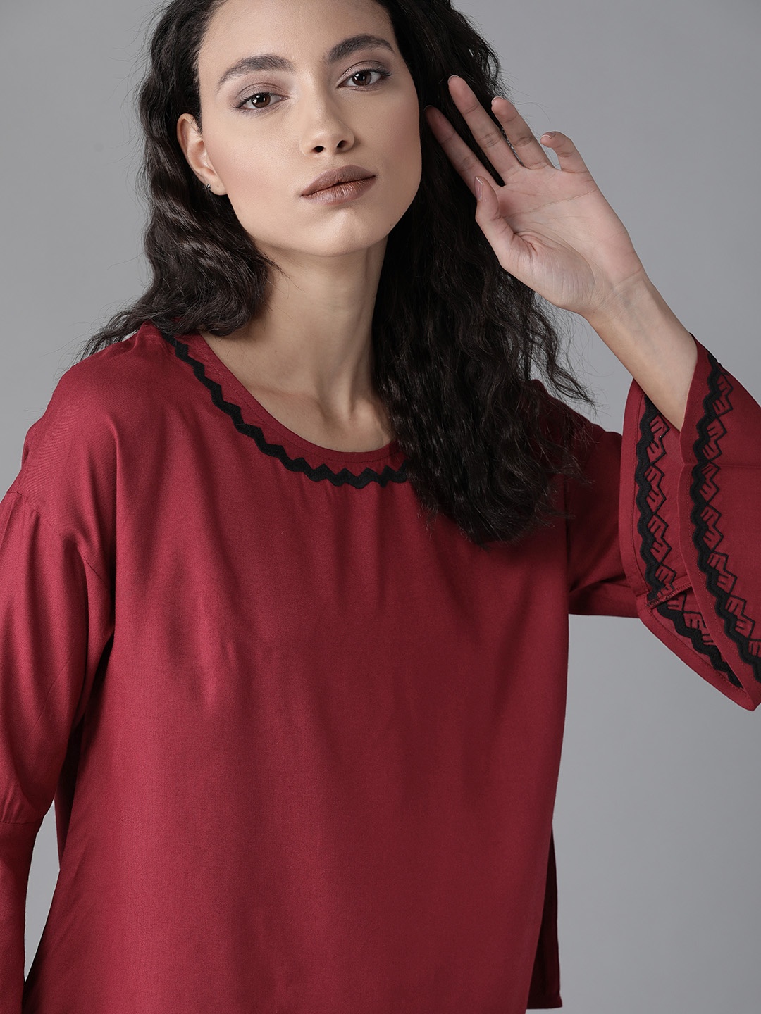 The Roadster Lifestyle Co ECOVERO Greenturn Women Red Embroidered Neck Sustainable Top
The Roadster Lifestyle Co ECOVERO Greenturn Women Red Embroidered Neck Sustainable Top