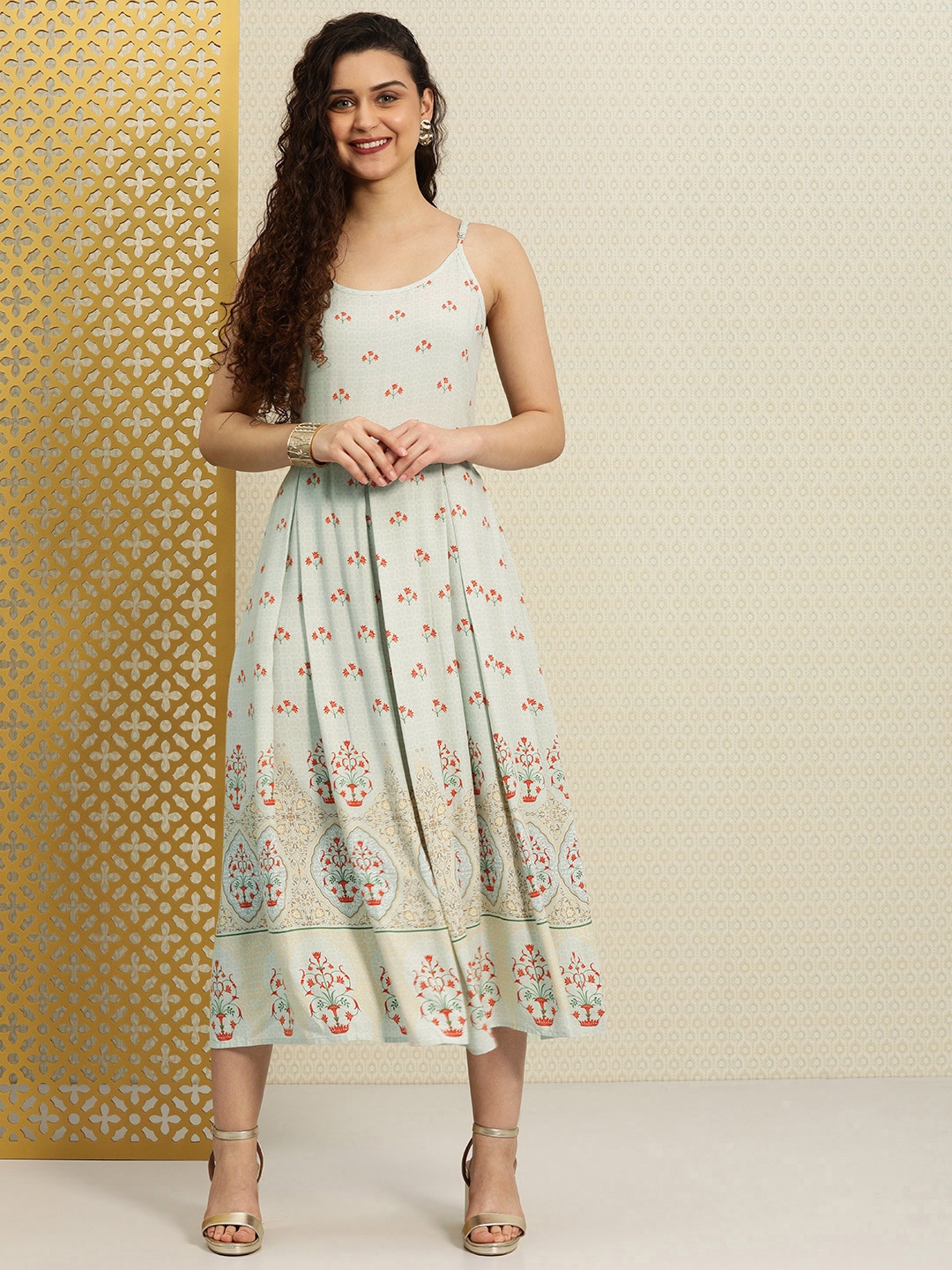 House of Pataudi Women Grey & Red Floral Printed Fit and Flare Dress With Gathered Detail
House of Pataudi Women Grey & Red Floral Printed Fit and Flare Dress With Gathered Detail