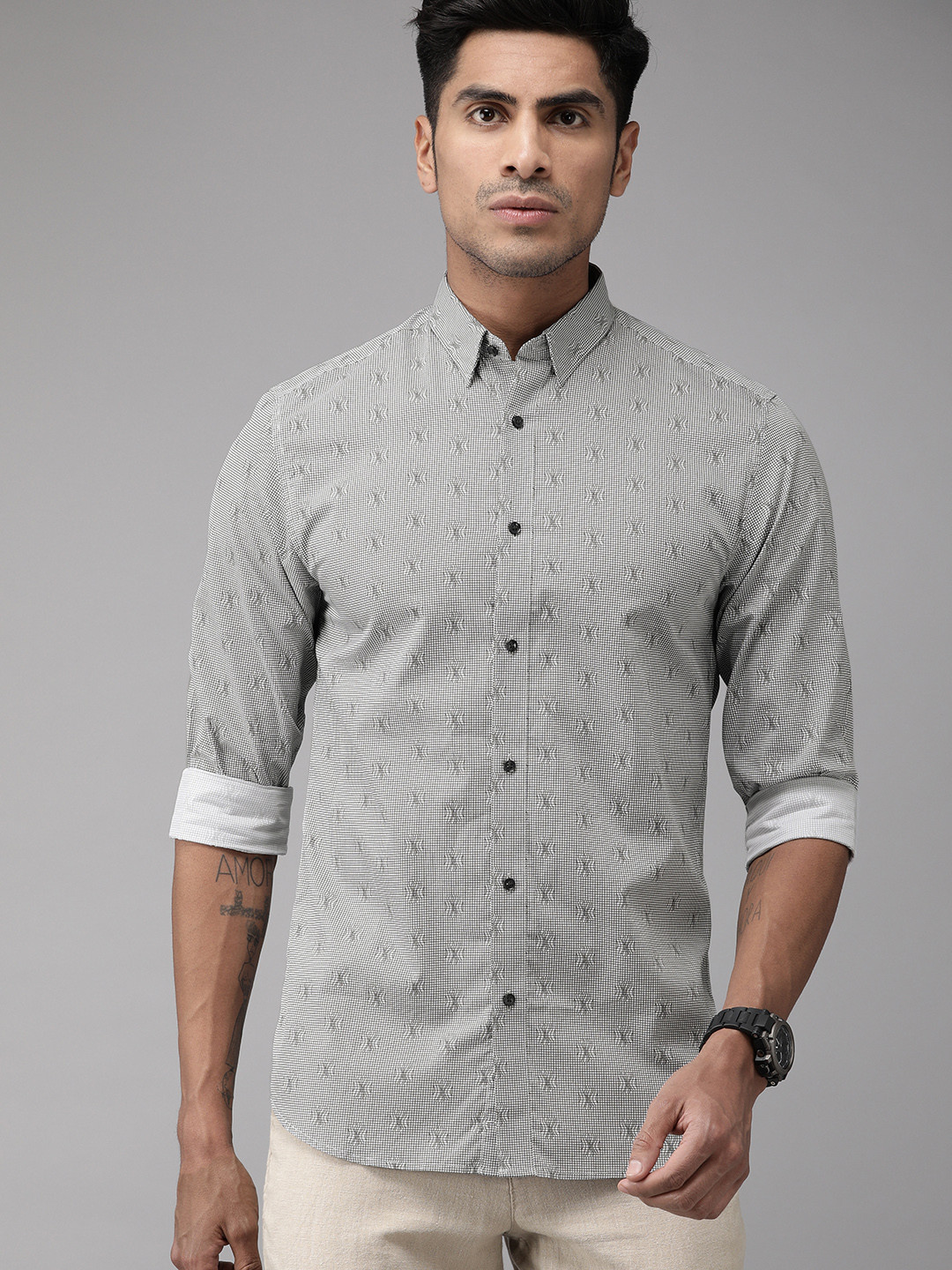 Jack & Jones Men Grey & Black Slim Fit Checked Casual Shirt
Jack & Jones Men Grey & Black Slim Fit Checked Casual Shirt