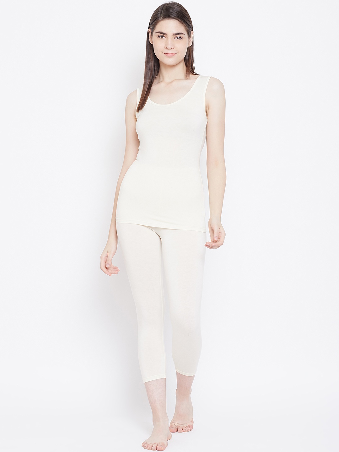 Kanvin Women Off-White Solid Thermal Set