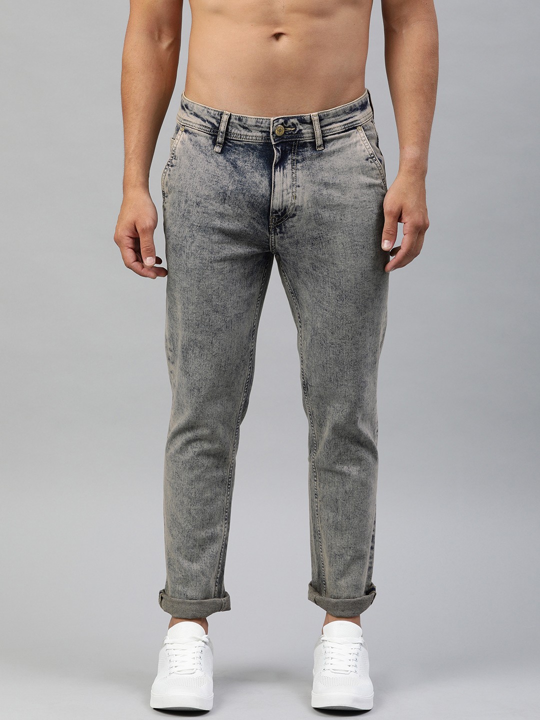 The Roadster Lifestyle Co Men Blue Slim Tapered Fit Mid-Rise Clean Look Stretchable Jeans
The Roadster Lifestyle Co Men Blue Slim Tapered Fit Mid-Rise Clean Look Stretchable Jeans