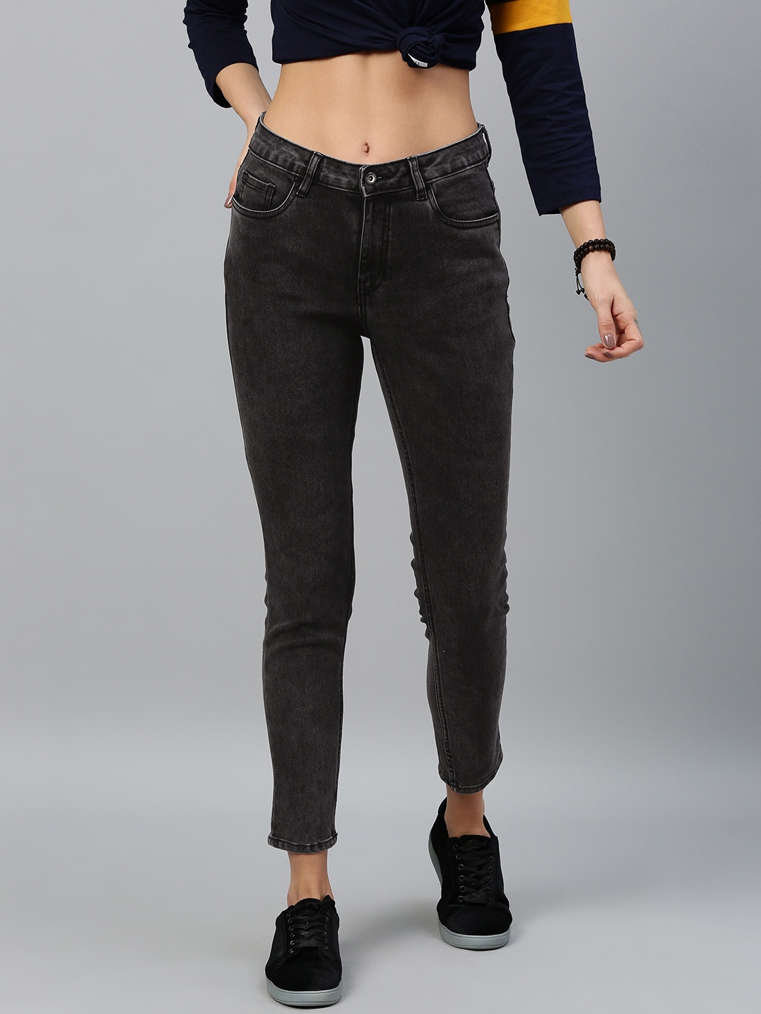 The Roadster Lifestyle Co Women Black Super Skinny Fit Mid-Rise Clean Look Stretchable Cropped Jeans
The Roadster Lifestyle Co Women Black Super Skinny Fit Mid-Rise Clean Look Stretchable Cropped Jeans