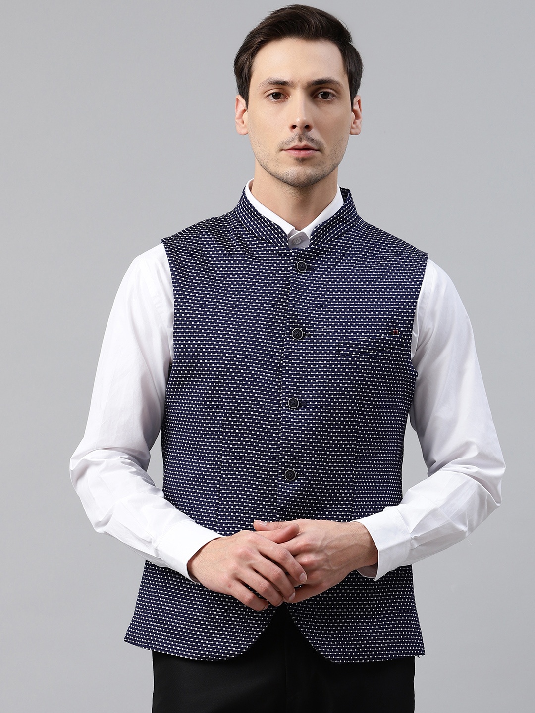 Blackberrys Men Navy Blue & White Pure Cotton Slim Fit Printed Smart Casual Nehru Jacket
Blackberrys Men Navy Blue & White Pure Cotton Slim Fit Printed Smart Casual Nehru Jacket