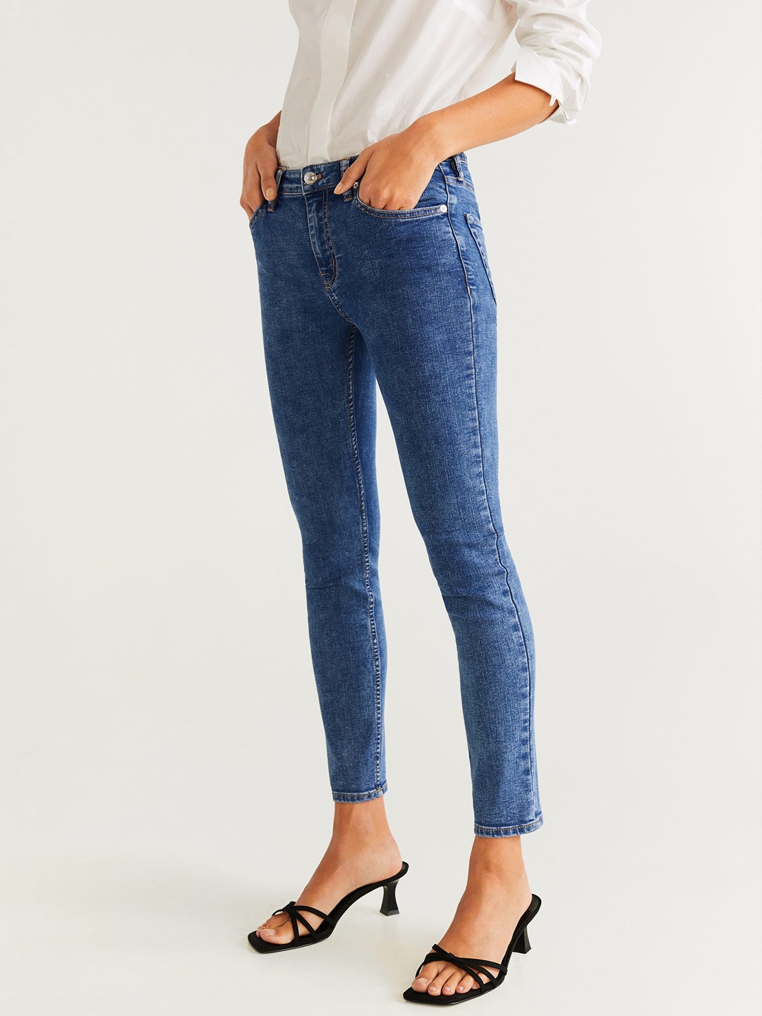 MANGO Women Blue Skinny Fit Mid-Rise Clean Look Stretchable Cropped Sustainable Jeans
MANGO Women Blue Skinny Fit Mid-Rise Clean Look Stretchable Cropped Sustainable Jeans